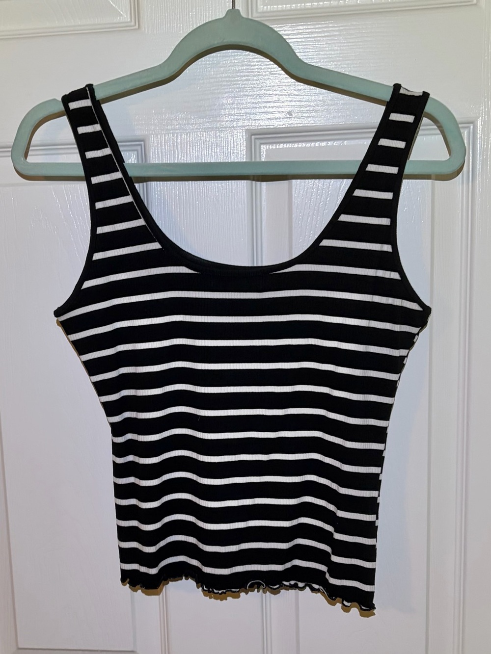 Liz &Sara Black & White Nautical Striped Tank Crop Top Sleeveless Scoop Neck. XL